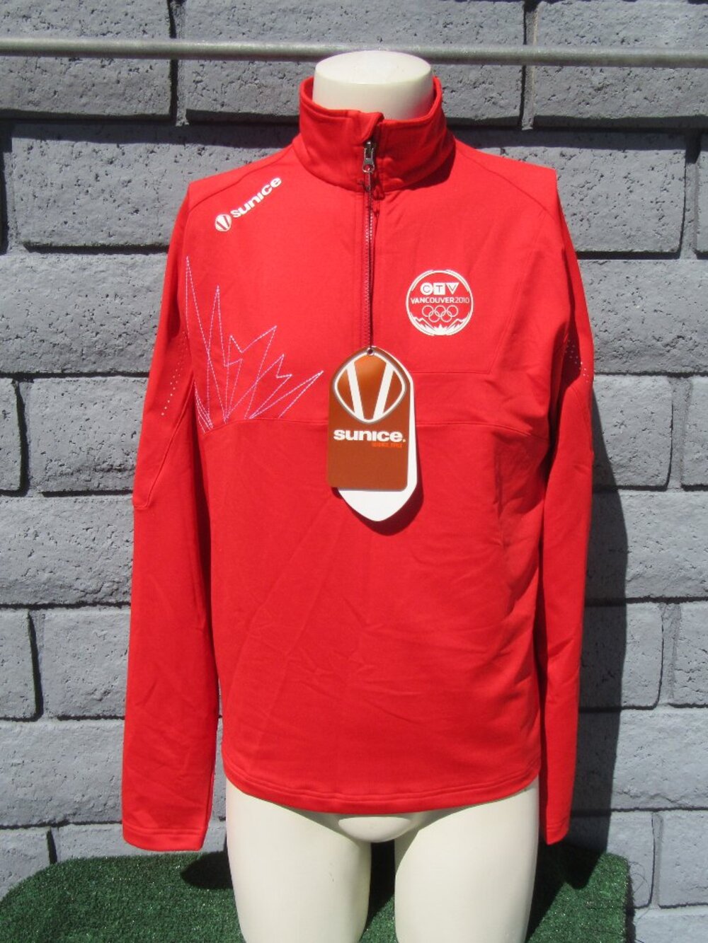 Brand New Sunice CTV Vancouver Olympics 2010 1/4 Zip Pullover Jacket Medium